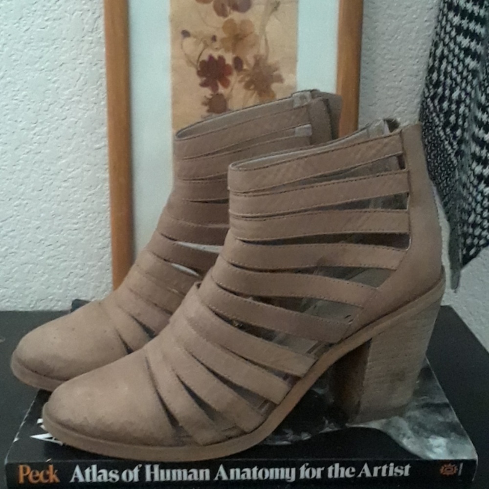Hinge brown caged ankle boots real leather boho
